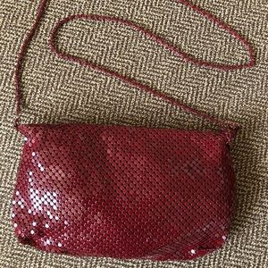 Metal mesh shoulder bag.